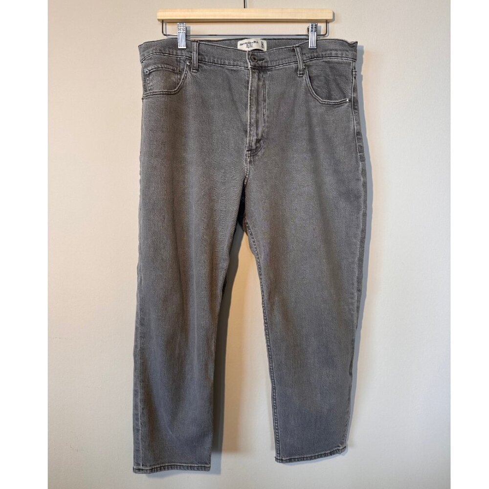 Abercrombie High Rise Mom Jeans 33/16 Short